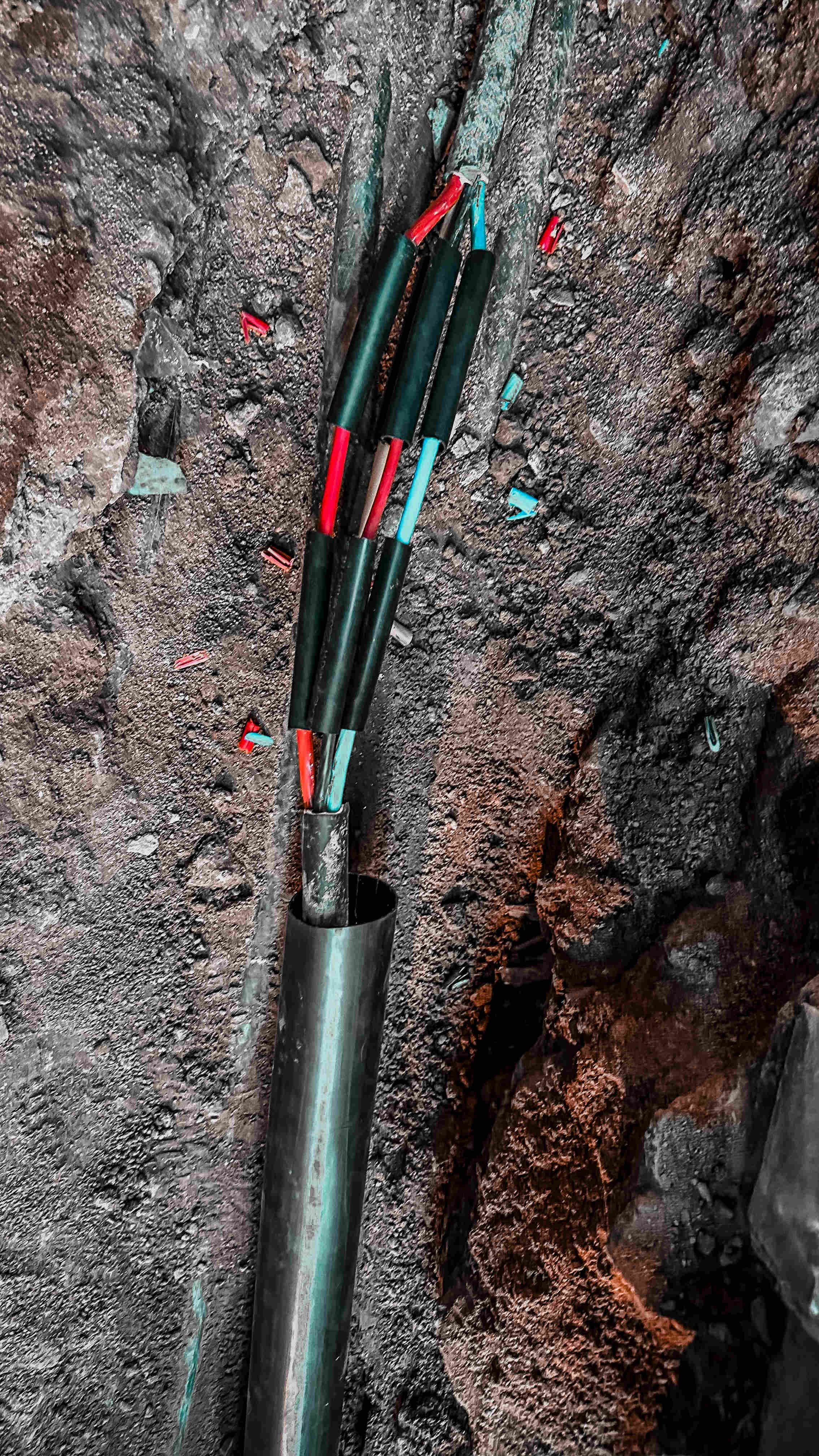 فحص كيبل الكهرباء